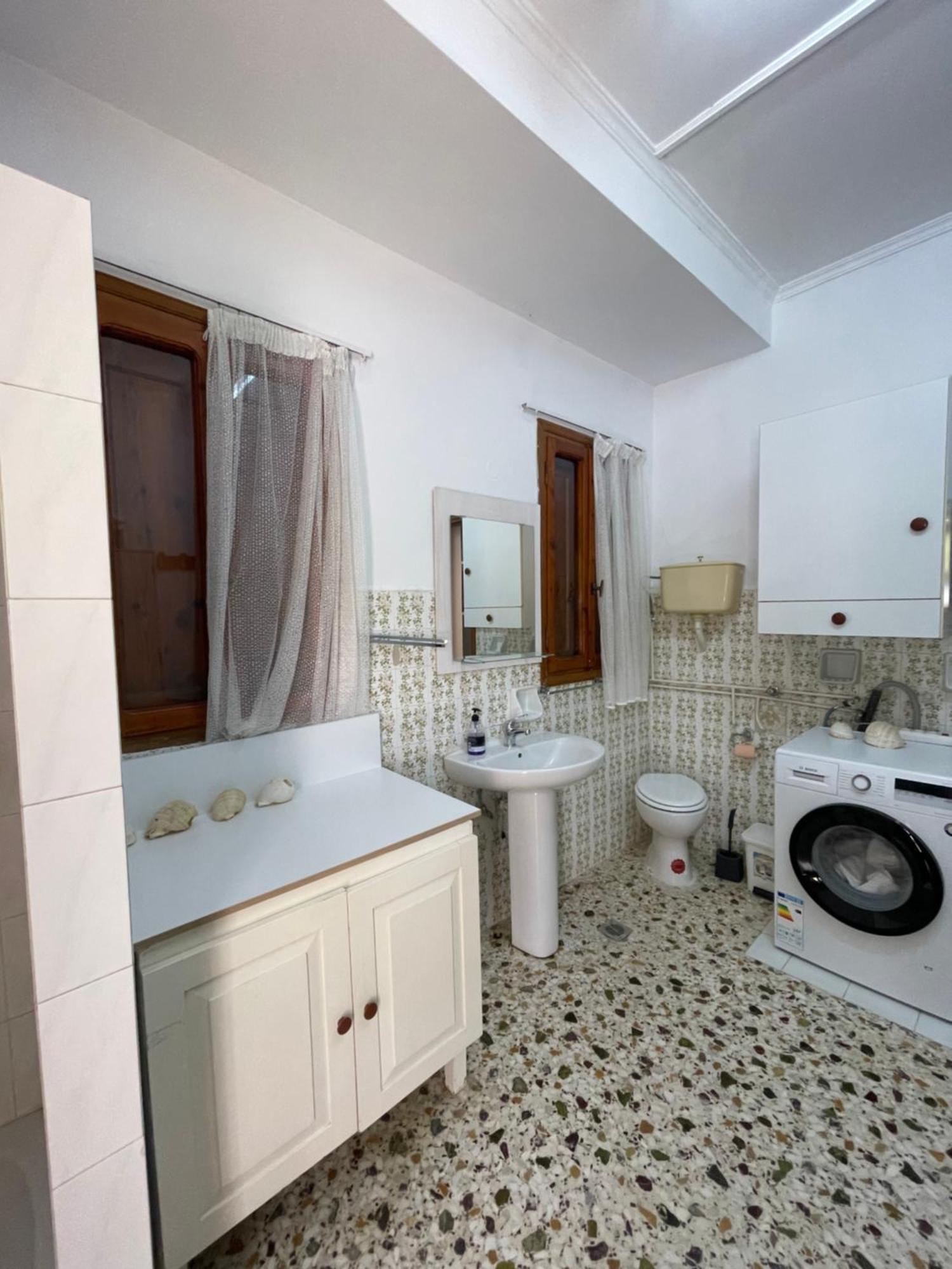 Beachfront Estate In Agios Isidoros Plomari Екстер'єр фото